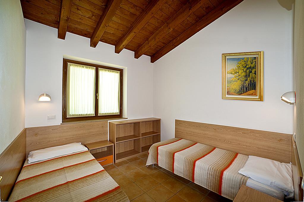 Campeggio Del Garda Песк'єра-дель-Гарда Номер фото